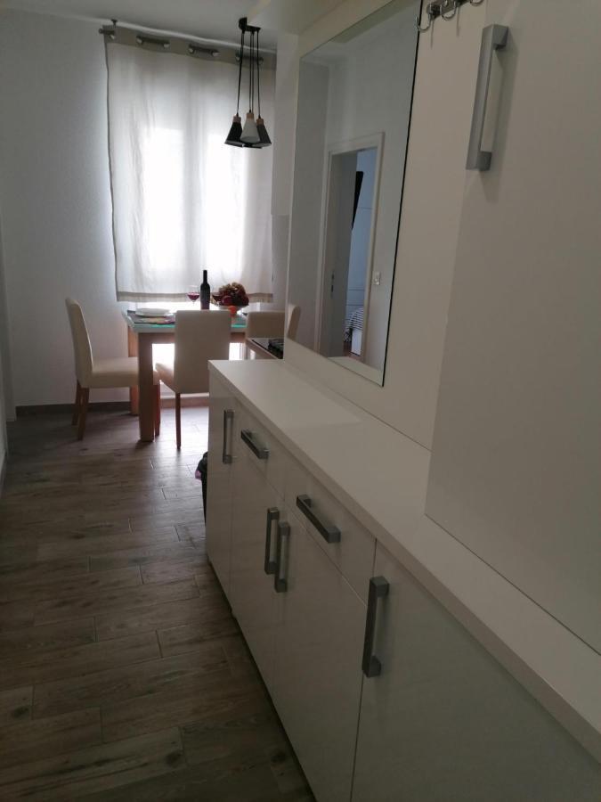 Apartman Petra พูลา ภายนอก รูปภาพ