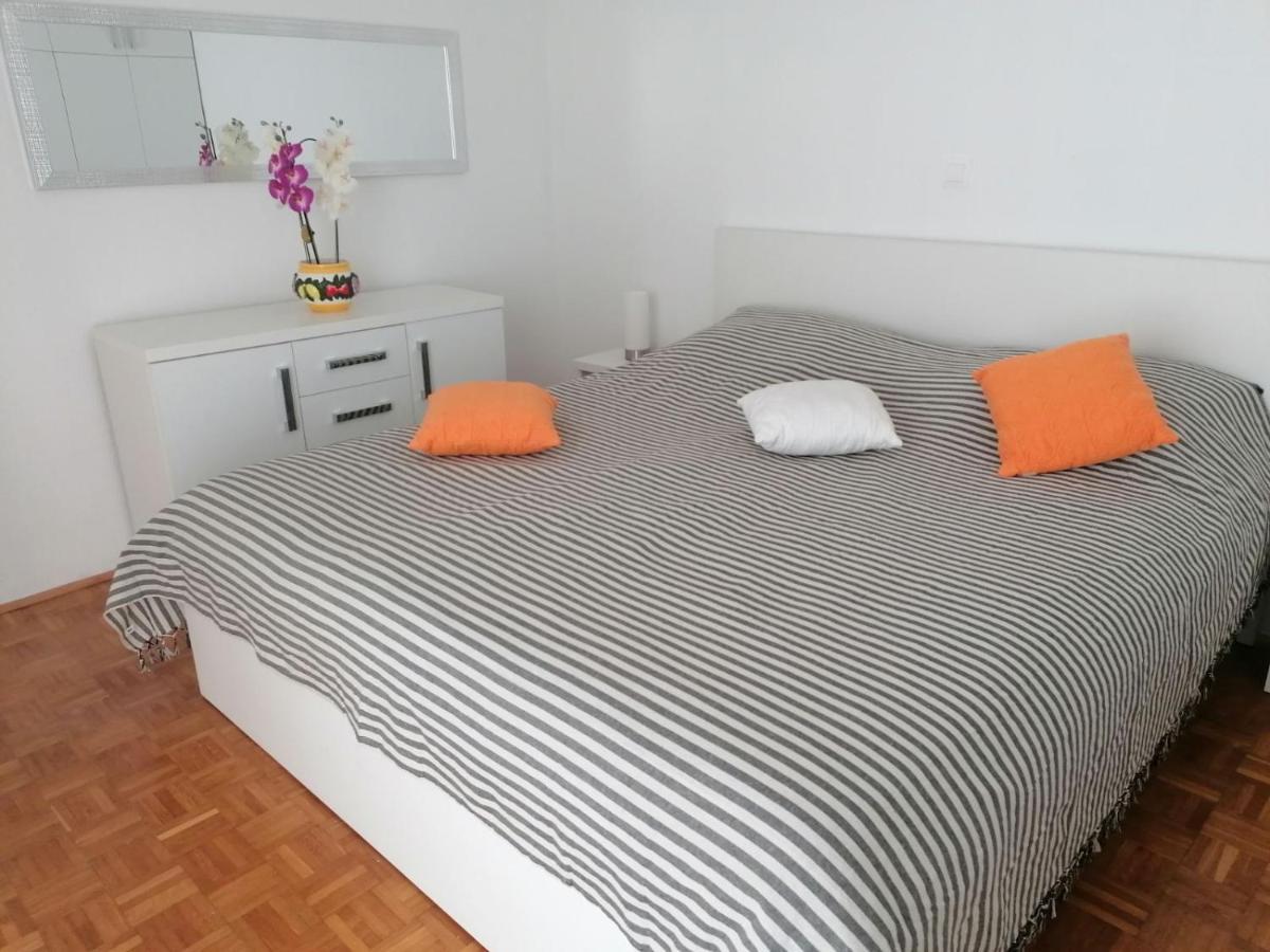 Apartman Petra พูลา ภายนอก รูปภาพ