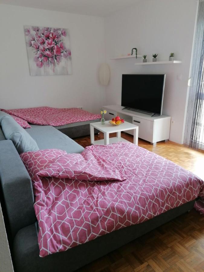 Apartman Petra พูลา ภายนอก รูปภาพ