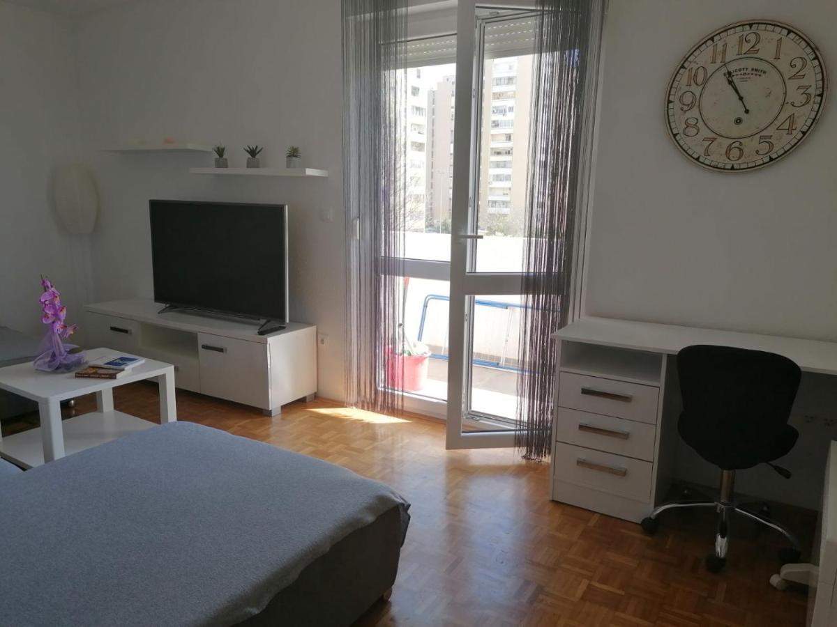 Apartman Petra พูลา ภายนอก รูปภาพ